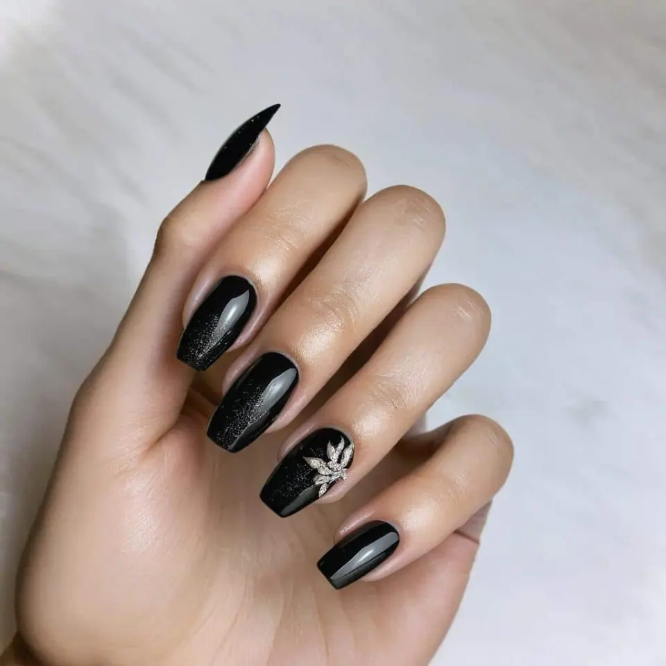 Black Nails Designs – 1
