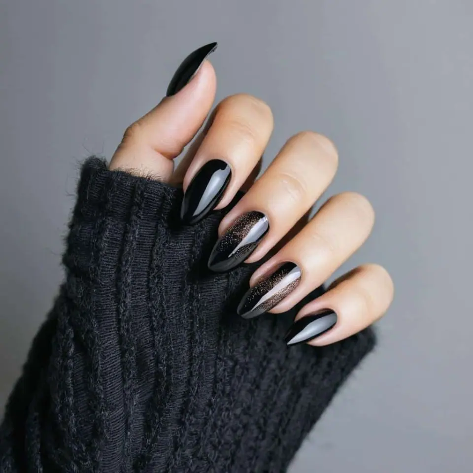 Black Nails Designs – 5