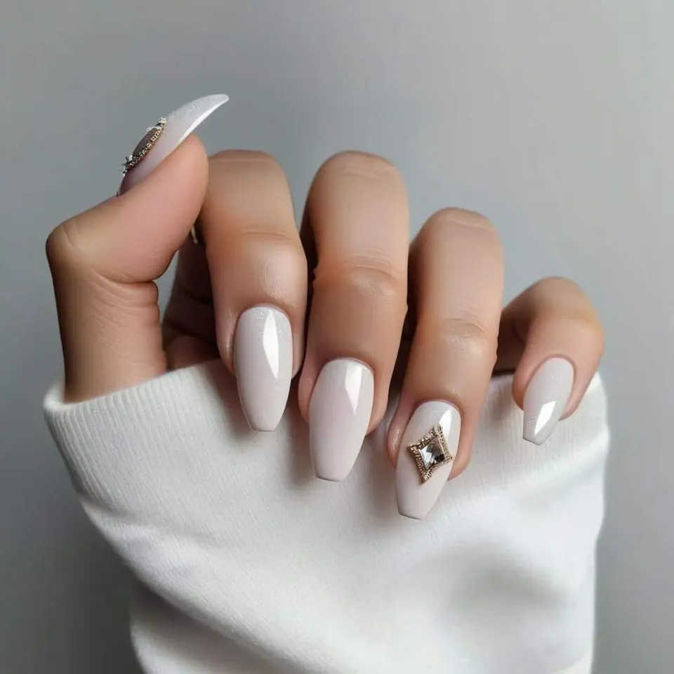White Nail Designs – 1